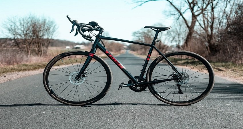 What’s The Difference Between A Road Bike And A Gravel Bike?